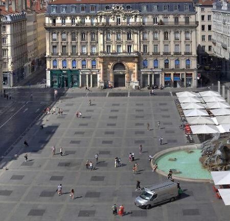 Beautiful 3Br Apt In Lyon Center Bagian luar foto