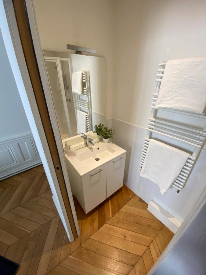 Beautiful 3Br Apt In Lyon Center Bagian luar foto